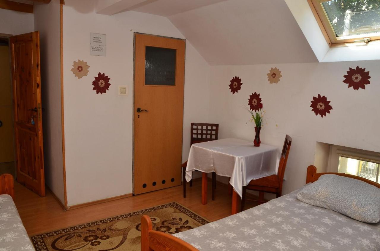 Gosciniec Zapiecek Stronie Slaskie Exterior foto